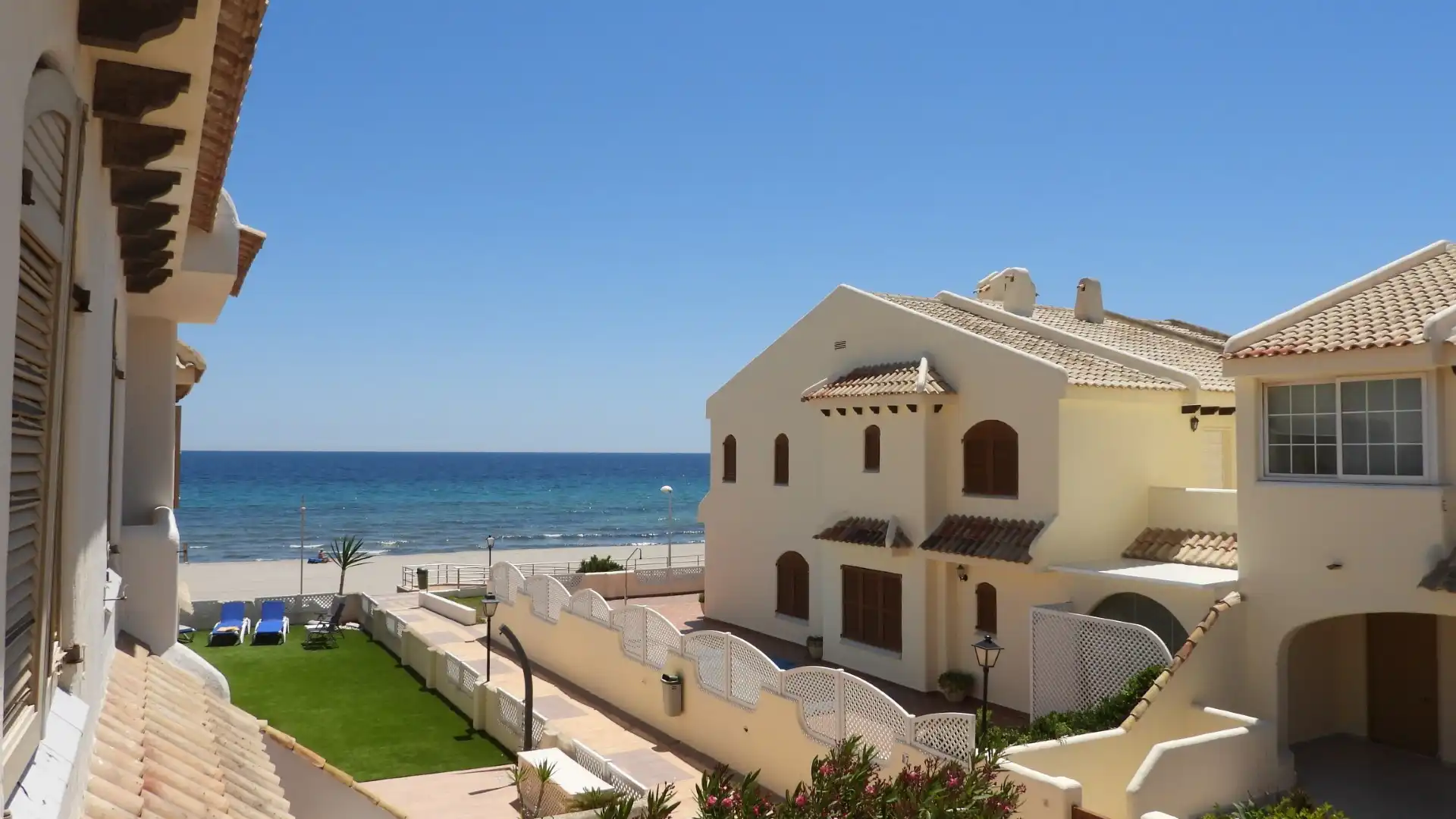 Vista exterior de Casa o chalet en venta en La Manga del Mar Menor con Calefacción, Terraza y Amueblado