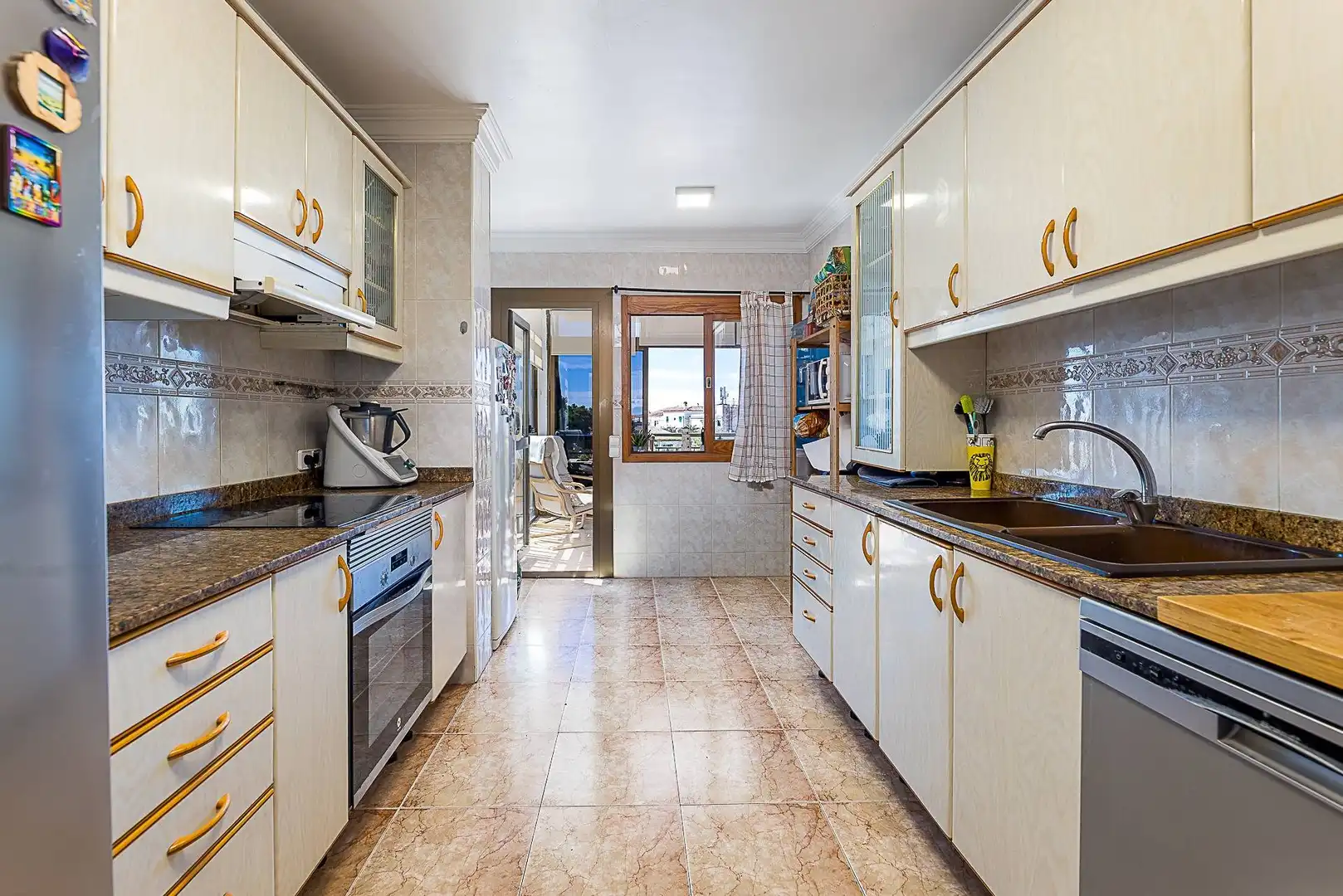 Küche von Wohnung zum Verkauf in Llucmajor mit Klimaanlage, Heizung und Balkon