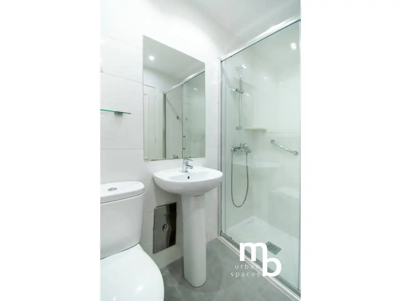 Baño de Piso de alquiler en Madrid con Aire acondicionado, Calefacción y Parquet