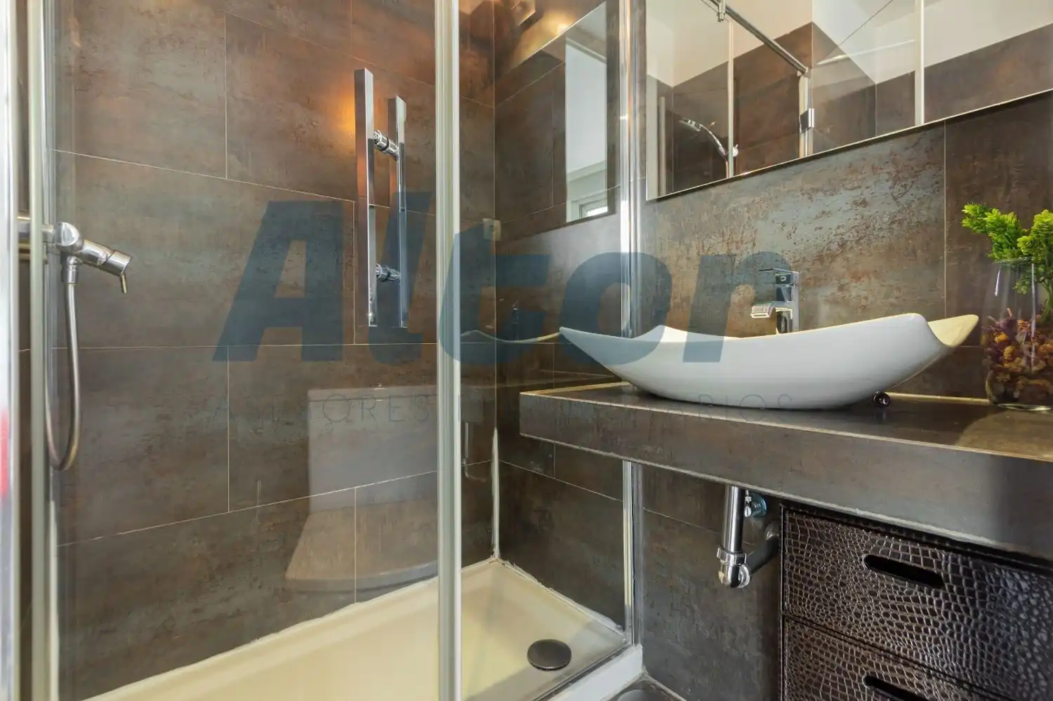 Bathroom of Attic for rent in Madrid  with Heating, Terrace and Furnished