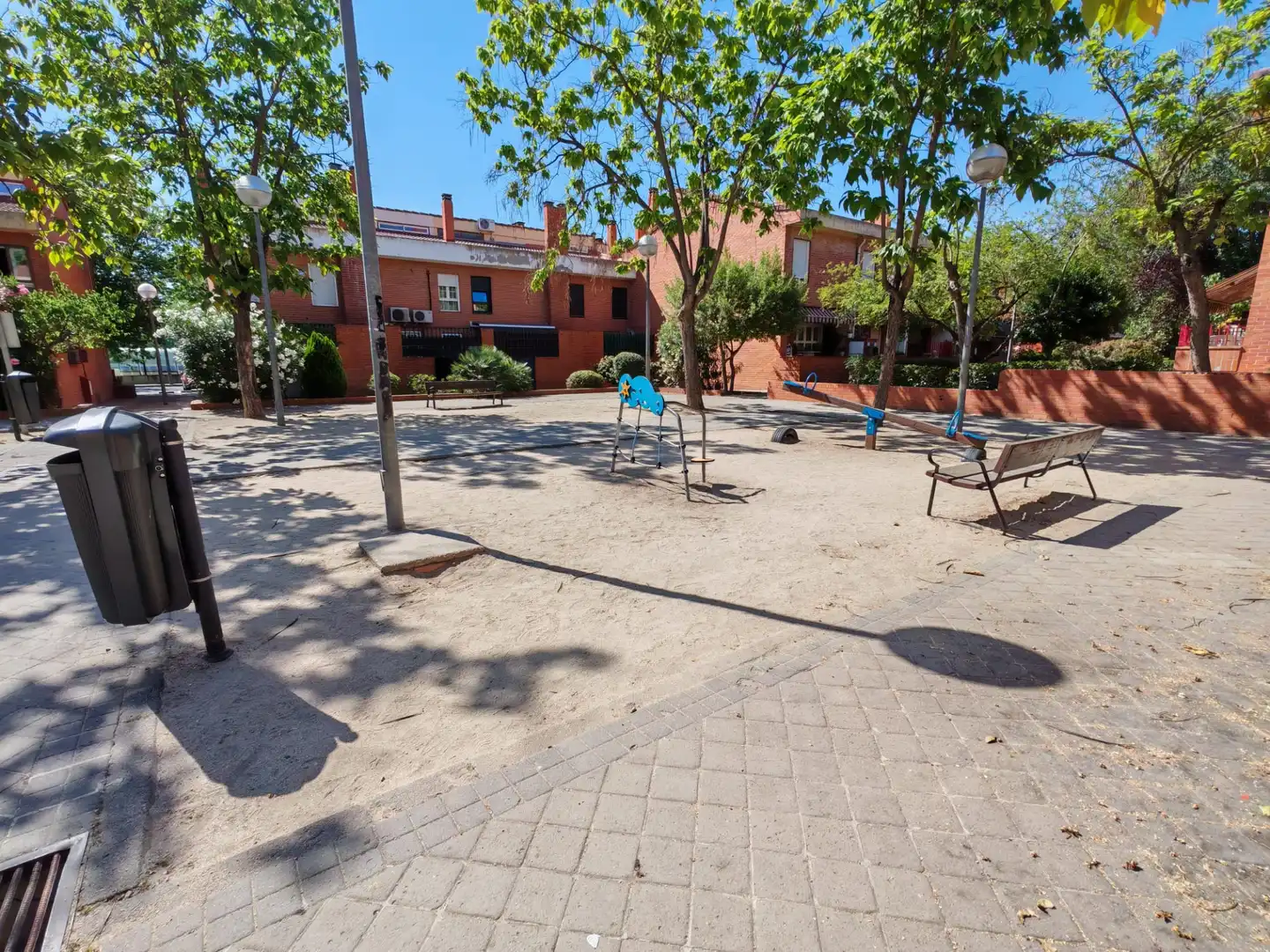Vista exterior de Casa o chalet en venta en Majadahonda con Calefacción, Jardín privado y Parquet