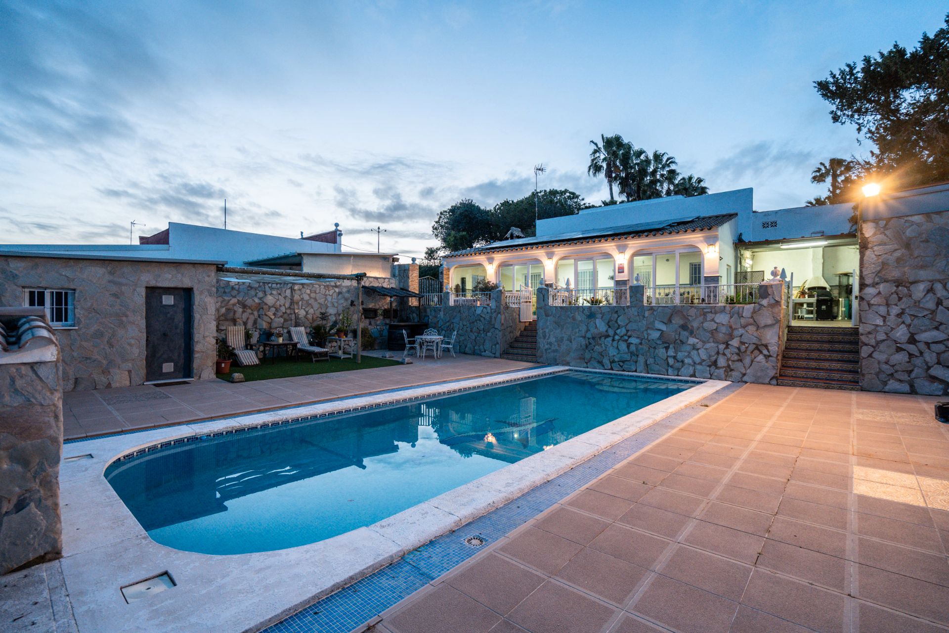 Piscina de Casa o chalet en venta en Chiclana de la Frontera con Aire acondicionado, Calefacción y Jardín privado