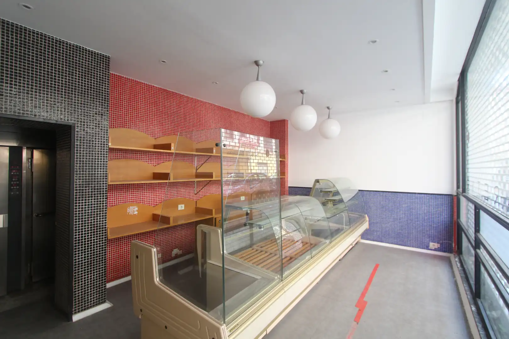 Business premises for sale in Ugao- Miraballes