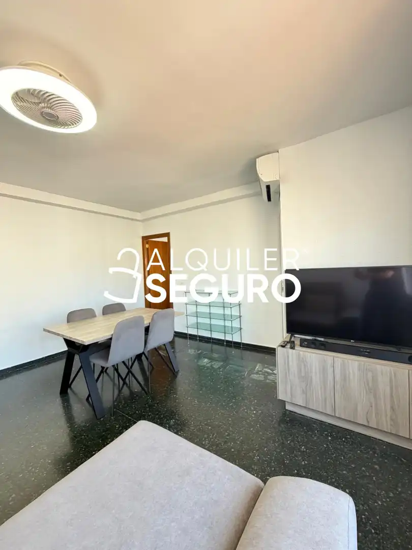 Sala d'estar de Pis de lloguer en Castellón de la Plana / Castelló de la Plana amb Aire condicionat, Calefacció i Moblat