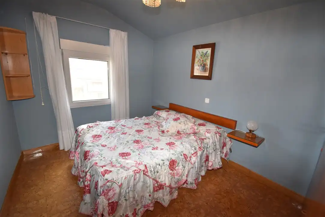Habitación de Casa adosada en venta en Noja con Calefacción, Terraza y Amueblado
