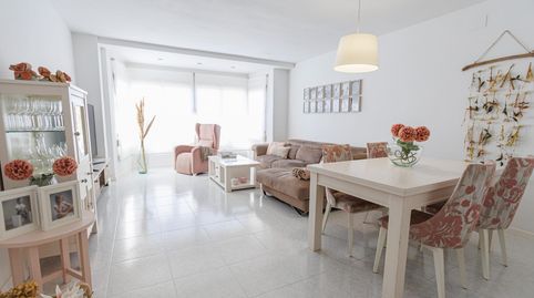 SE VENDE AMPLIO PISO ZONA MERCADONA DE 4 DORMITORIOS, 2 BAÑOS, TERRAZA Y PISCINA COMUNITARIA!, imatge 4