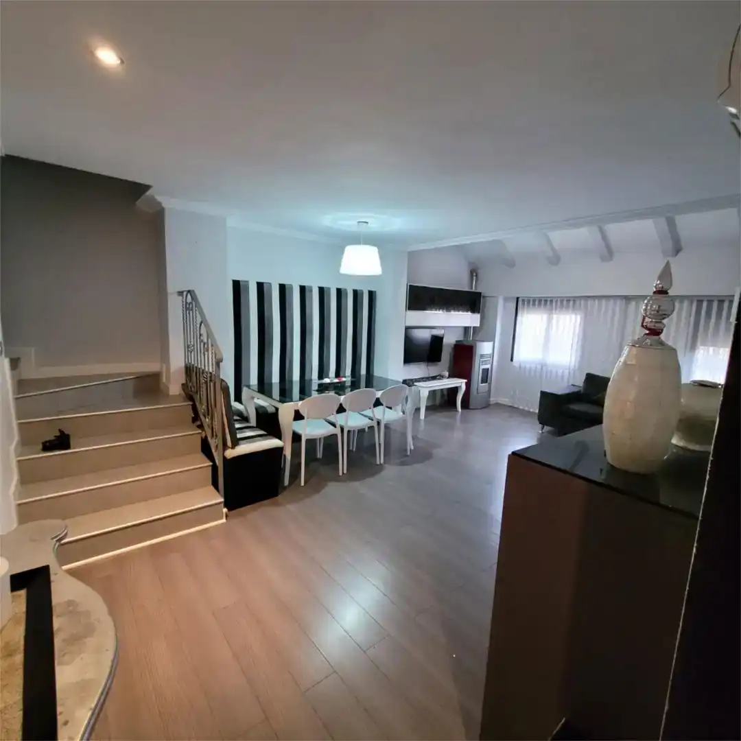Sala de estar de Dúplex de alquiler en Baeza, Jaén