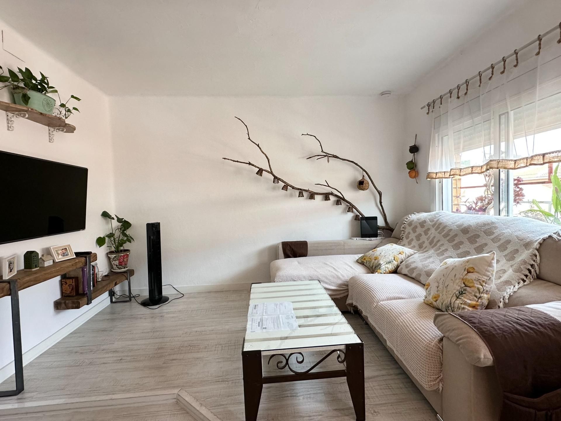 Sala de estar de Ático en venta en Sant Joan de Vilatorrada con Parquet