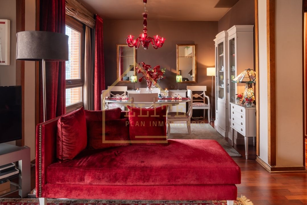 Sala d'estar de Pis en venda en Bilbao  amb Calefacció, Traster i Moblat