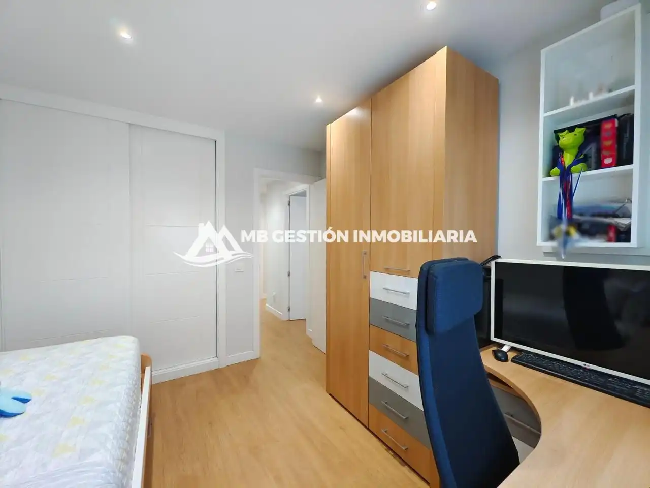 Habitación de Piso en venta en Fuenlabrada con Aire acondicionado, Calefacción y Jardín privado
