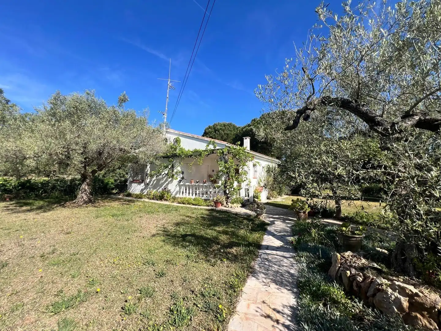 Außenansicht von Haus oder Chalet zum Verkauf in La Ràpita mit Privatgarten, Terrasse und Möbliert