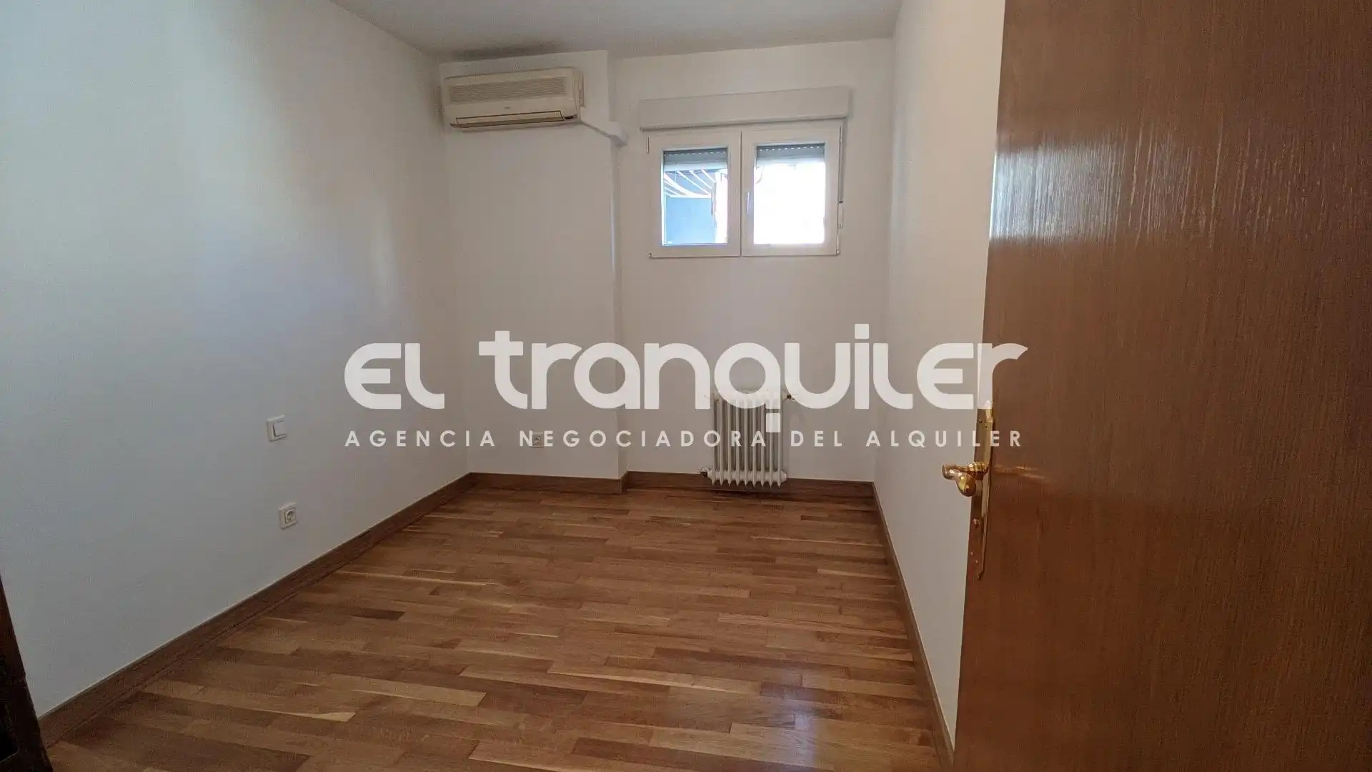 Schlafzimmer von Wohnung zum Verkauf in Madrid mit Klimaanlage, Parkett und Terrasse