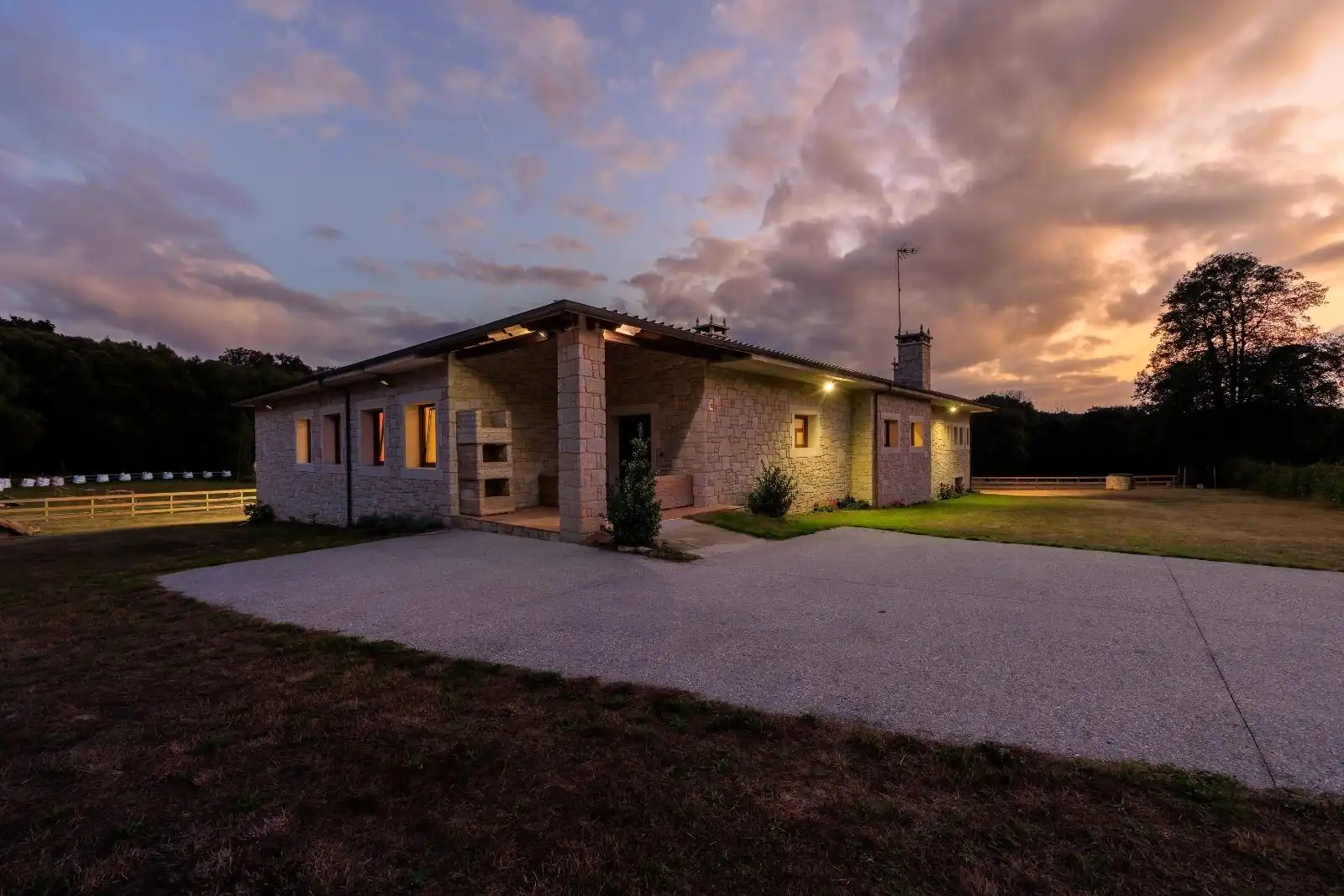 Exterior view of Houses for sale in Friol  with Heating, Private garden and Furnished