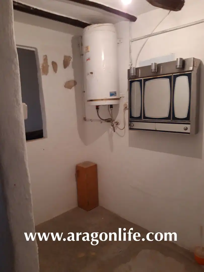 Houses for sale in Fabara  with Storage room, Furnished and Oven