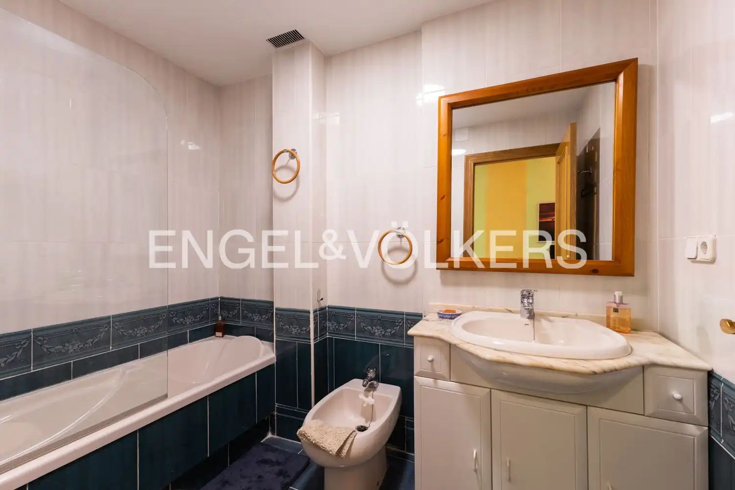 Bathroom of Houses for rent in Valencia  with Air Conditioner, Heating and Terrace