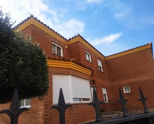 Vista exterior de Casa adosada en venda en Burriana / Borriana amb Jardí privat, Terrassa i Traster