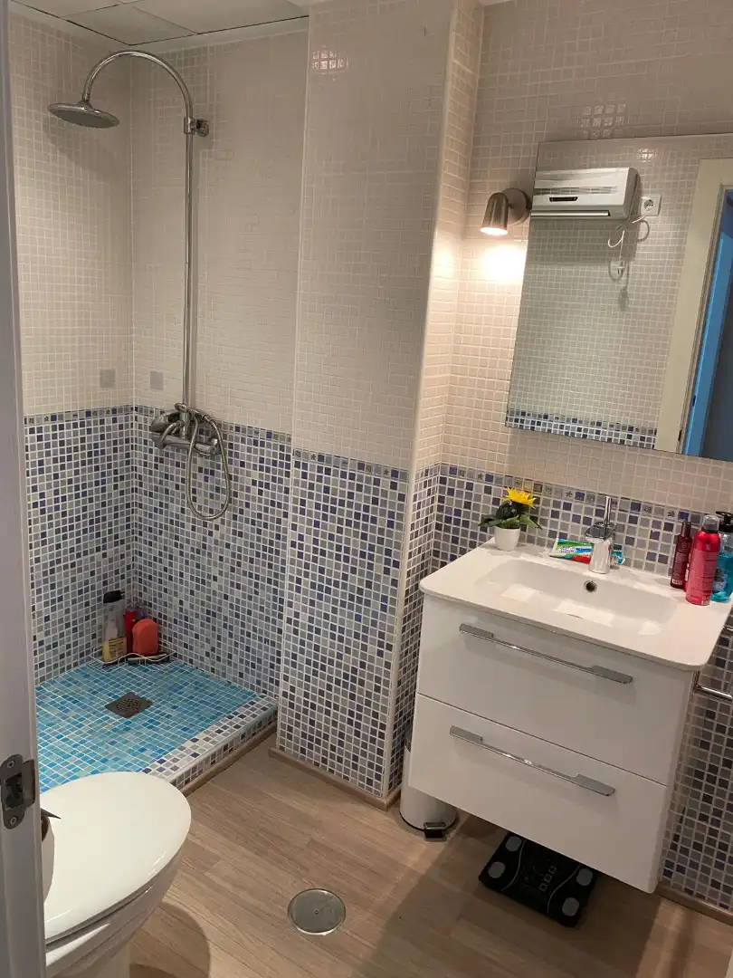 Baño de Piso de alquiler en Murcia con Aire acondicionado, Calefacción y Amueblado