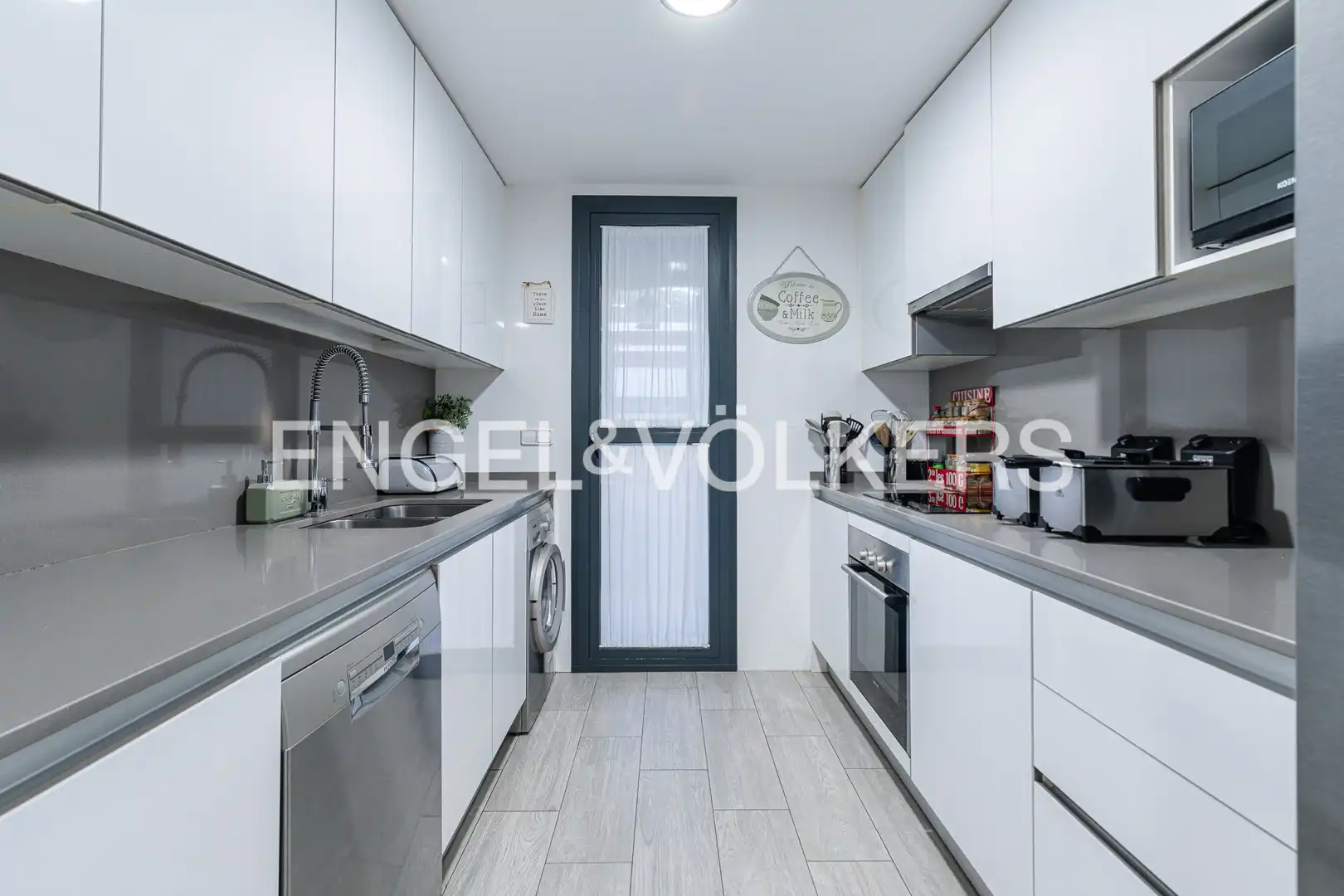 Kitchen of Flat for sale in Zona Monte El Pilar