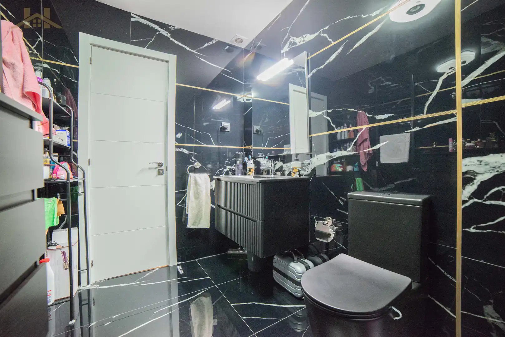Baño de Piso en venta en Fuenlabrada con Calefacción y Amueblado