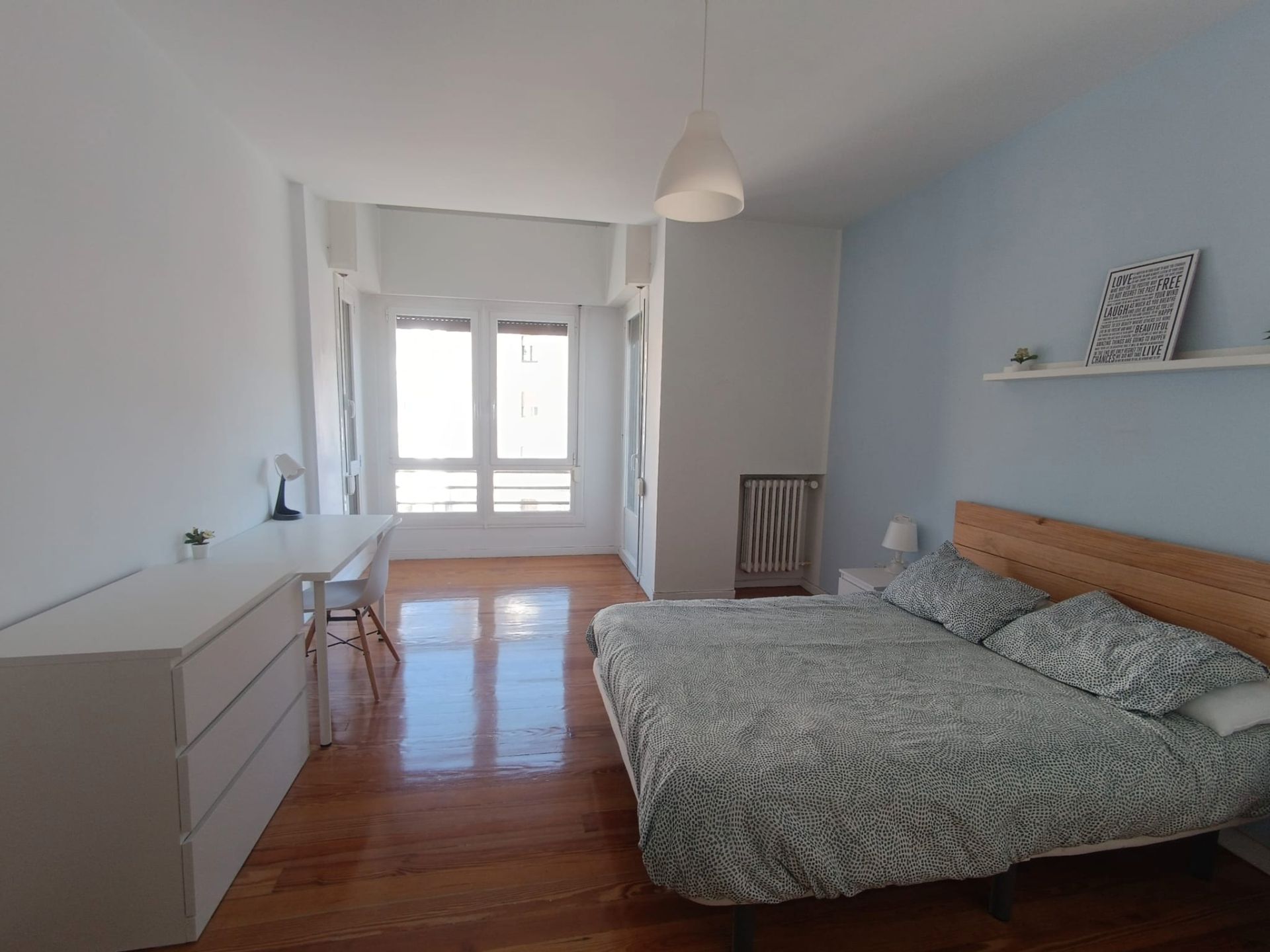 Habitación de Piso para compartir en  Pamplona / Iruña con Amueblado