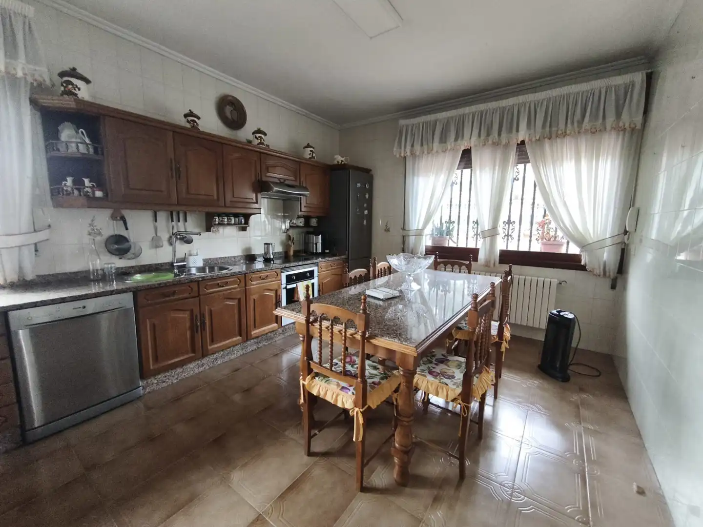 Kitchen of Houses for sale in Ourense Capital   with Heating, Private garden and Parquet flooring