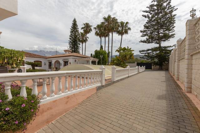 Casa-chalet en Venta en Los Tablones - La Garnatilla