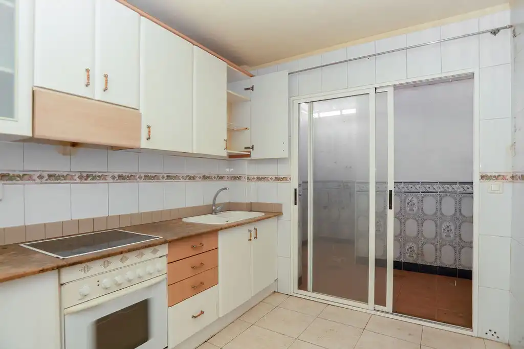 Casa aparellada en venda a C/ Federico Martín Bahamontes, imagen 6