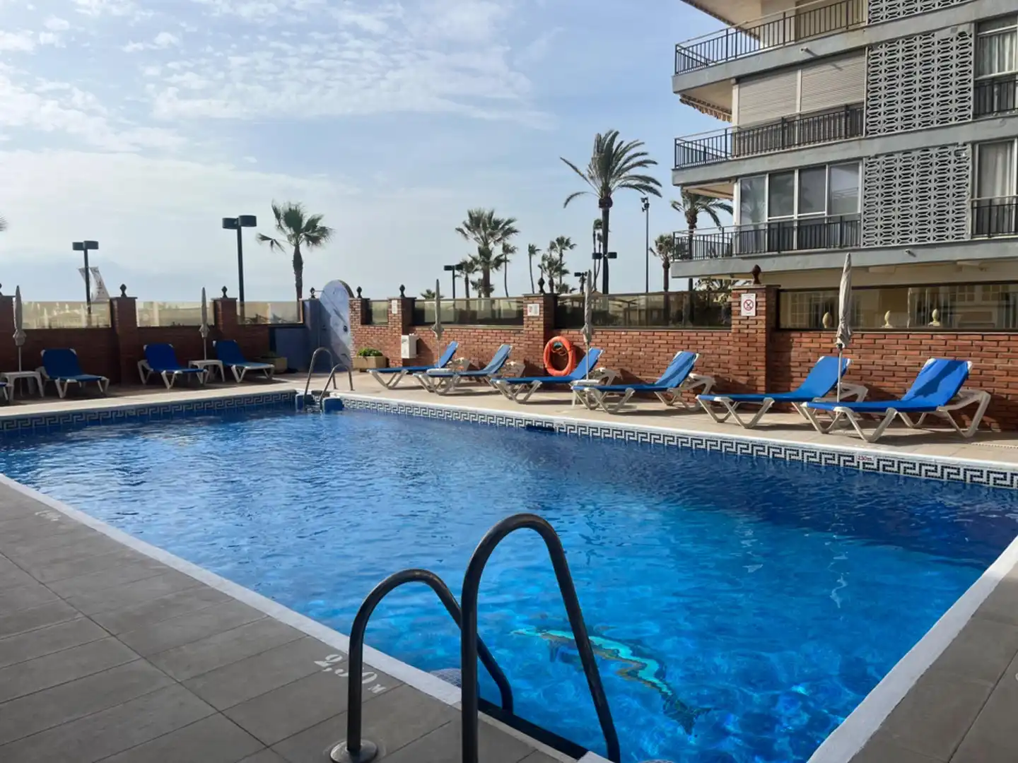 Piscina de Apartamento en venta en Fuengirola con Aire acondicionado, Terraza y Amueblado