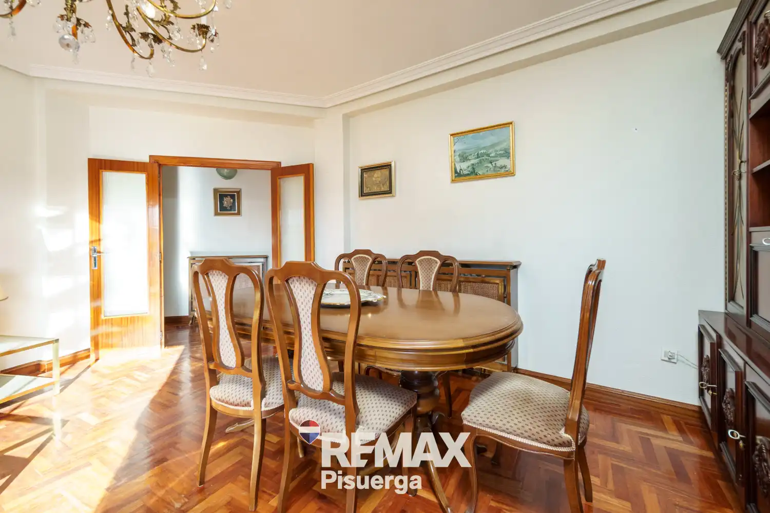 Menjador de Casa o xalet en venda en Venta de Baños amb Jardí privat, Terrassa i Traster