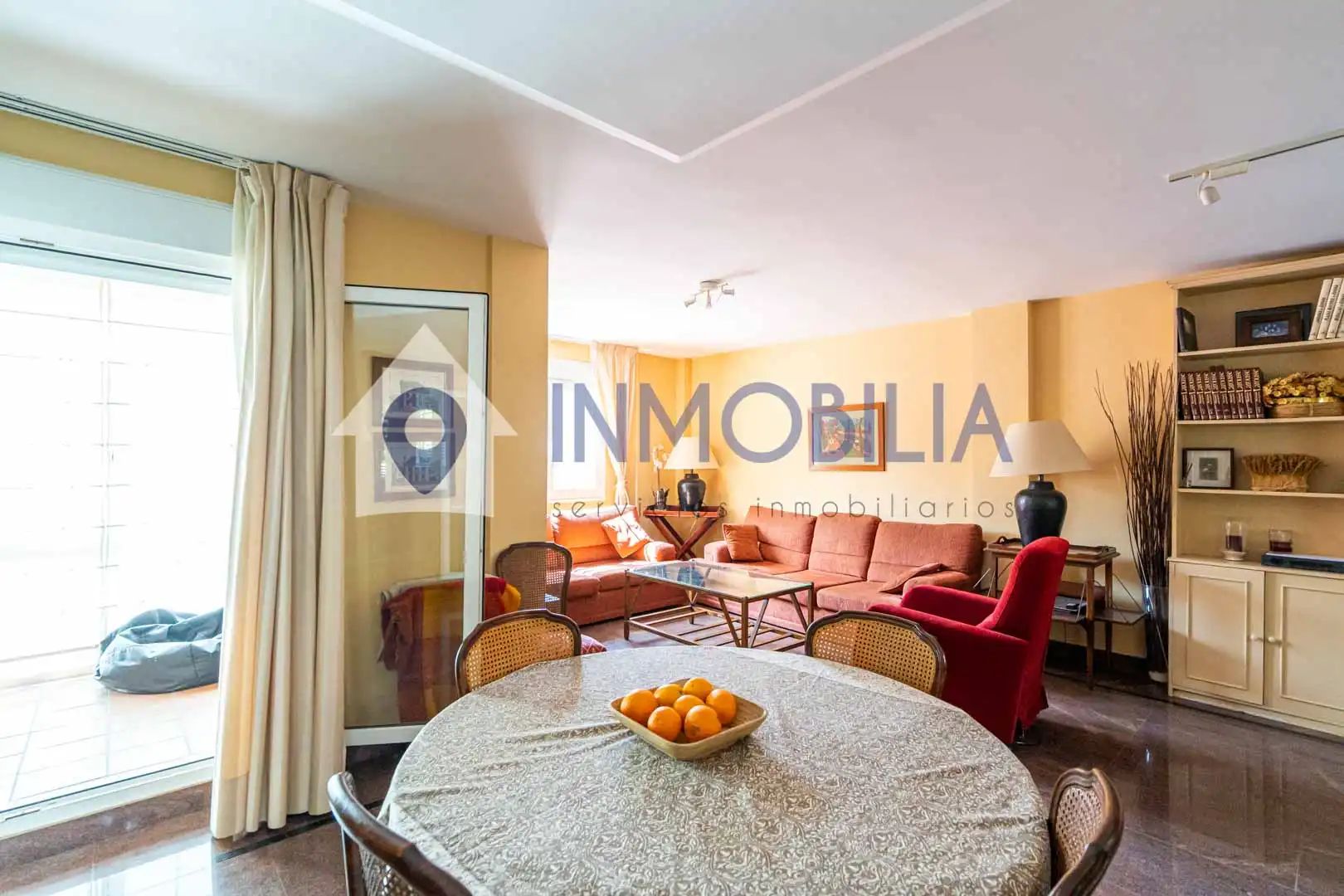 Sala de estar de Casa adosada en venta en Madrid con Aire acondicionado, Calefacción y Jardín privado