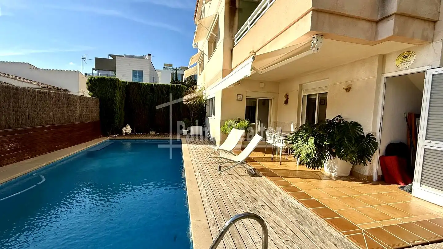 Vista exterior de Dúplex en venda en  Palma de Mallorca amb Aire condicionat, Calefacció i Jardí privat