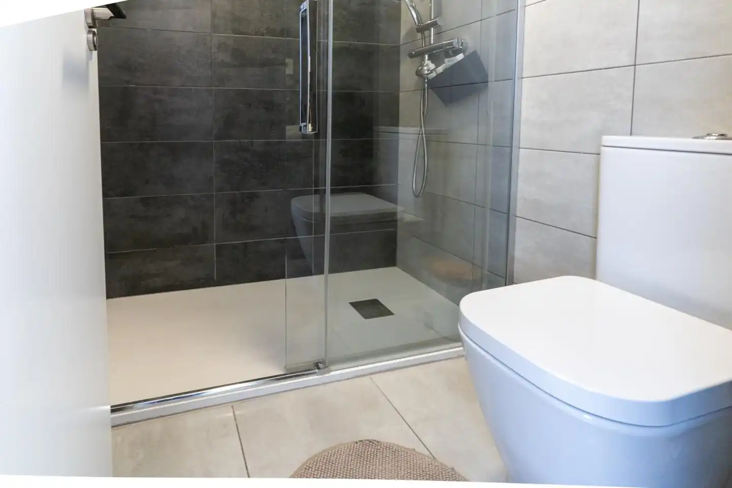 Baño de Casa adosada en venta en Santa Pola con Aire acondicionado, Calefacción y Parquet