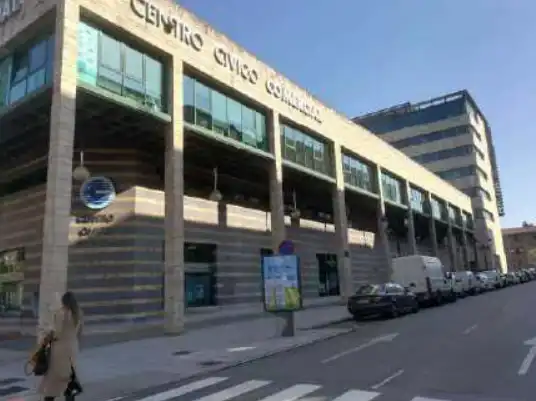 Büro zur Miete in C/ Comandante Caballero, Llamaquique
