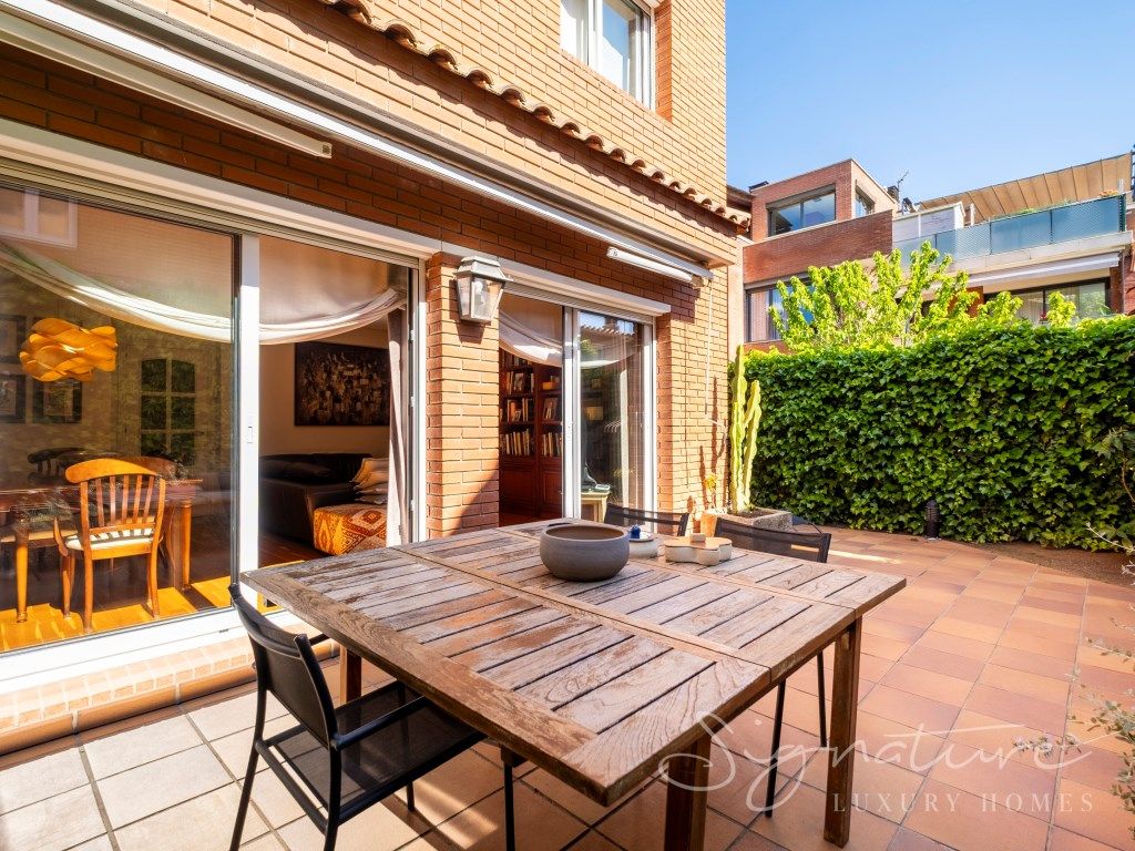 Terraza de Casa adosada en venta en Sant Cugat del Vallès con Aire acondicionado, Calefacción y Terraza