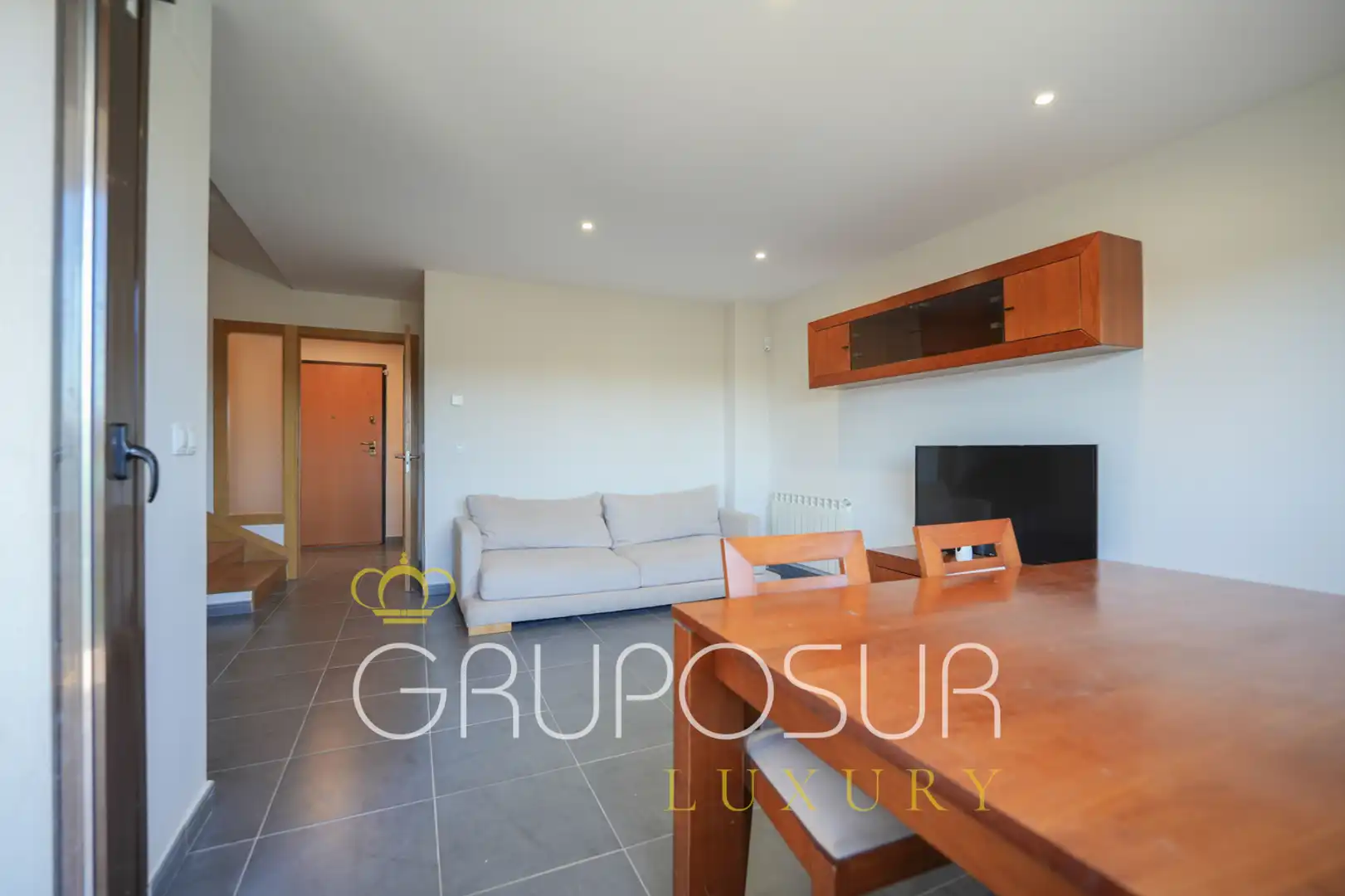 Wohnzimmer von Einfamilien-Reihenhaus zum Verkauf in Aldeamayor de San Martín mit Heizung, Privatgarten und Parkett