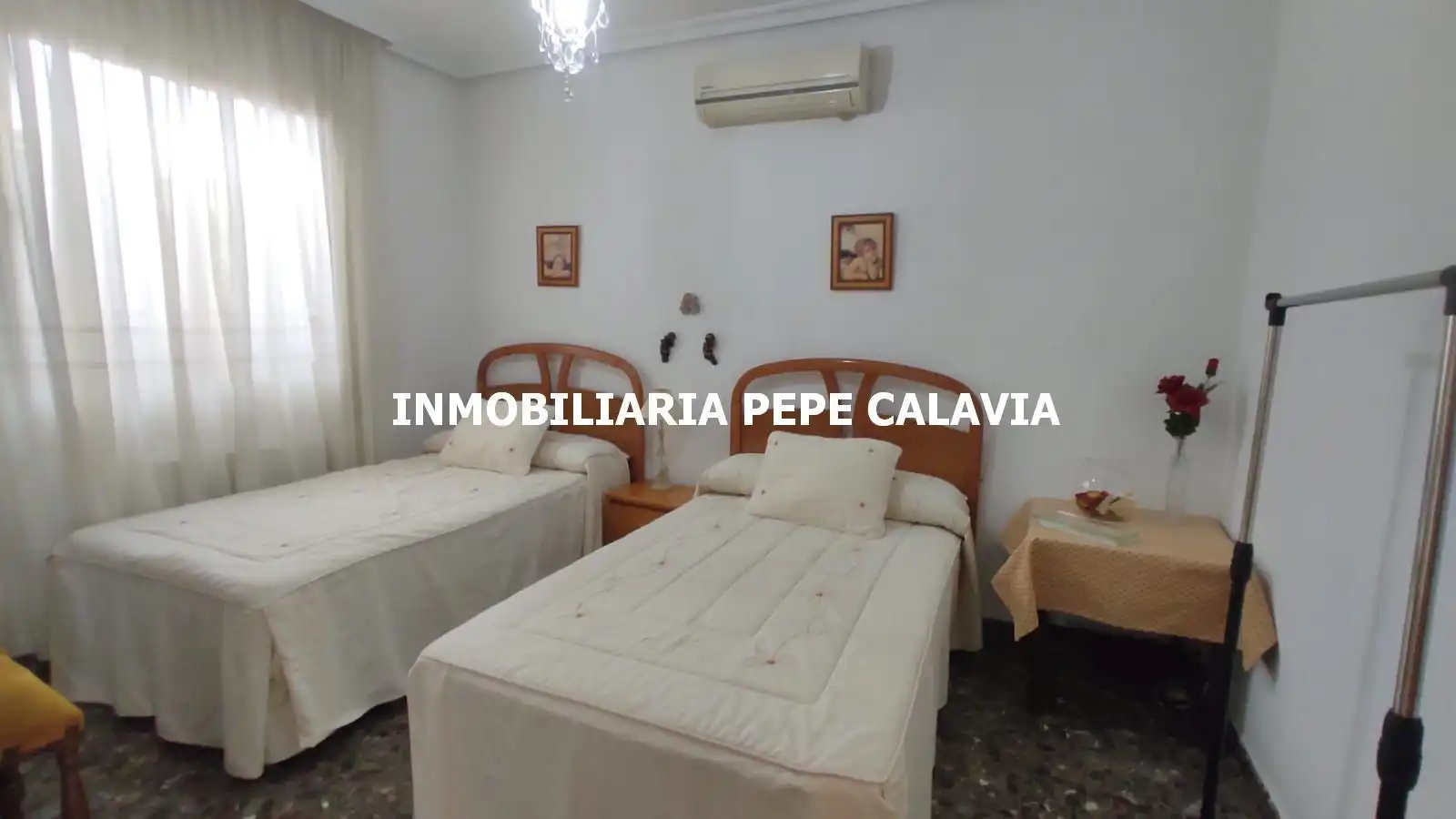 Dormitori de Casa o xalet en venda en Begíjar amb Aire condicionat, Terrassa i Piscina