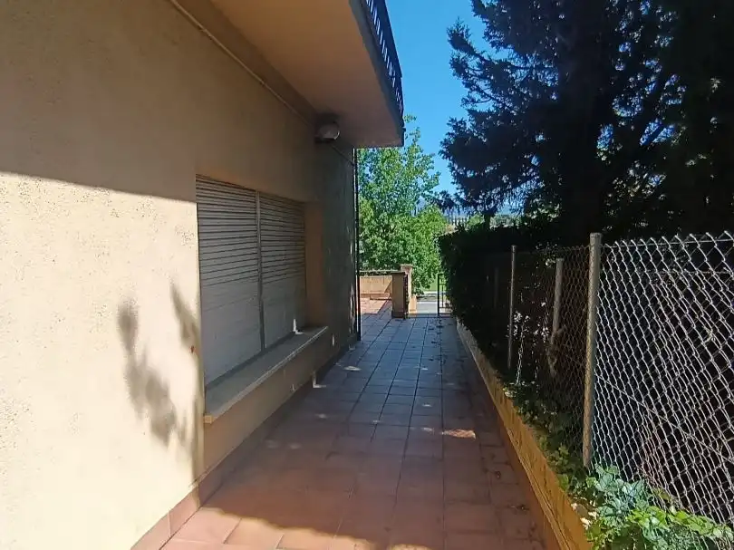 Business premises for sale in Torres i bages 2