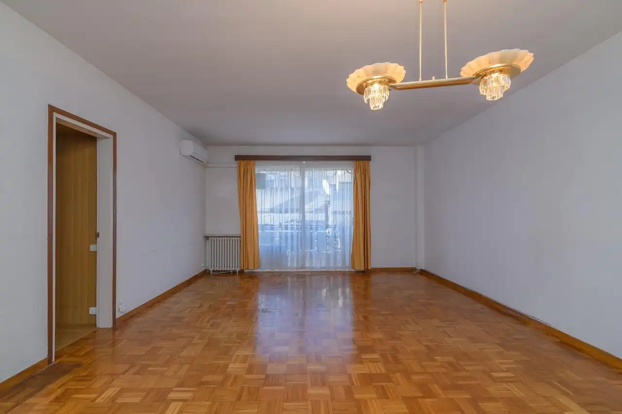 Living room of Flat for sale in Barcelona  with Heating, Parquet flooring and Balcony