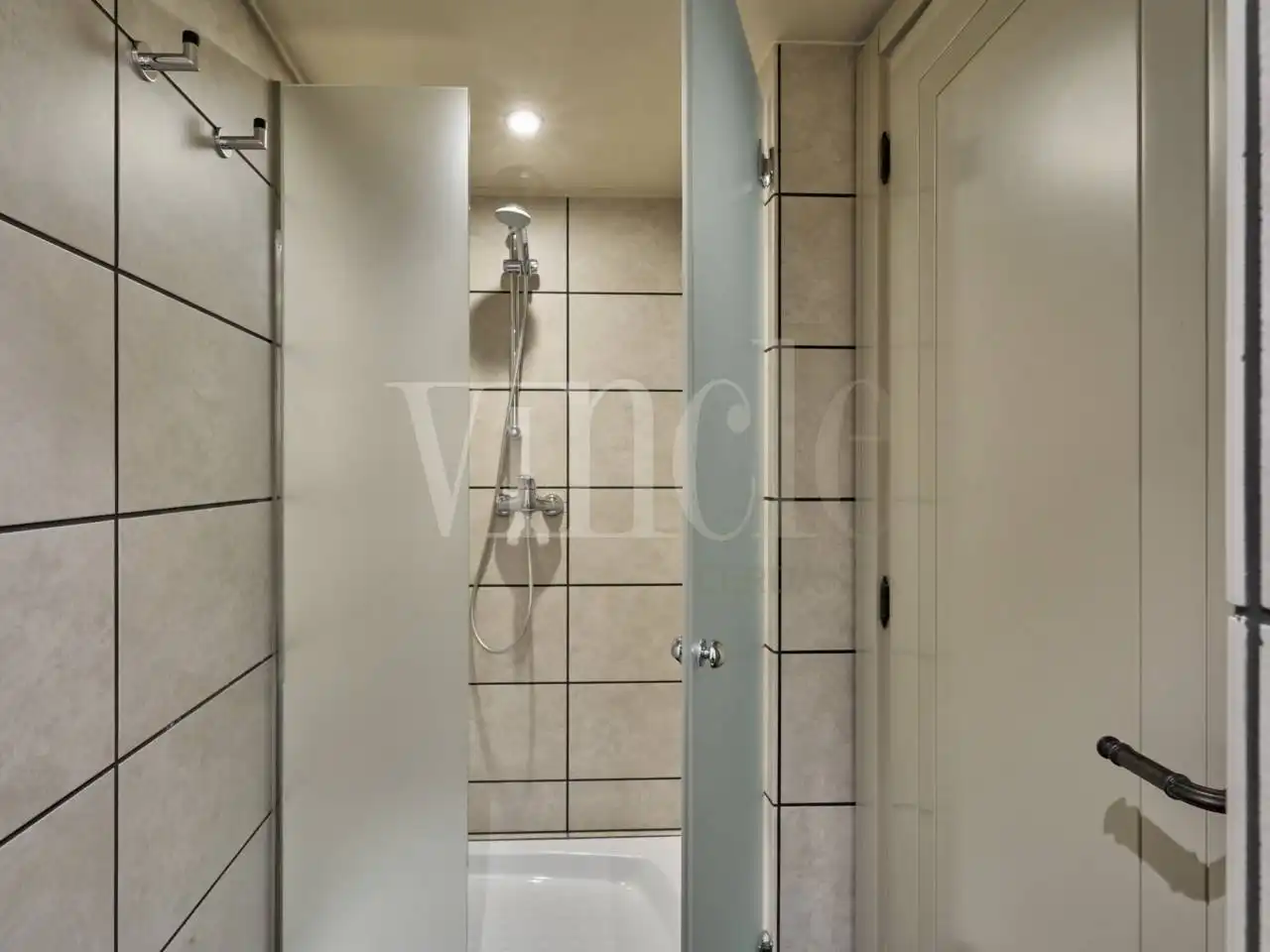 Bathroom of Houses for sale in Alp  with Heating and Parquet flooring