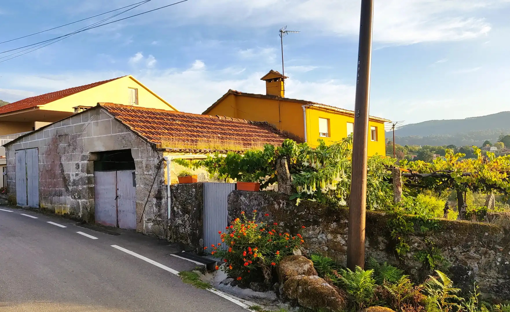 Vista exterior de Casa adosada en venta en Gondomar con Calefacción, Jardín privado y Parquet