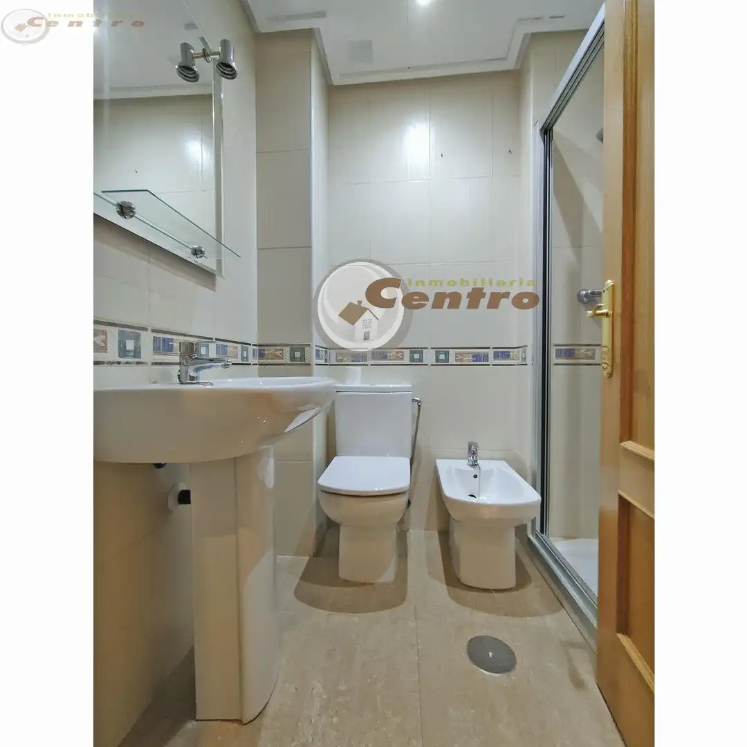 Baño de Piso en venta en Albacete con Aire acondicionado, Calefacción y Terraza
