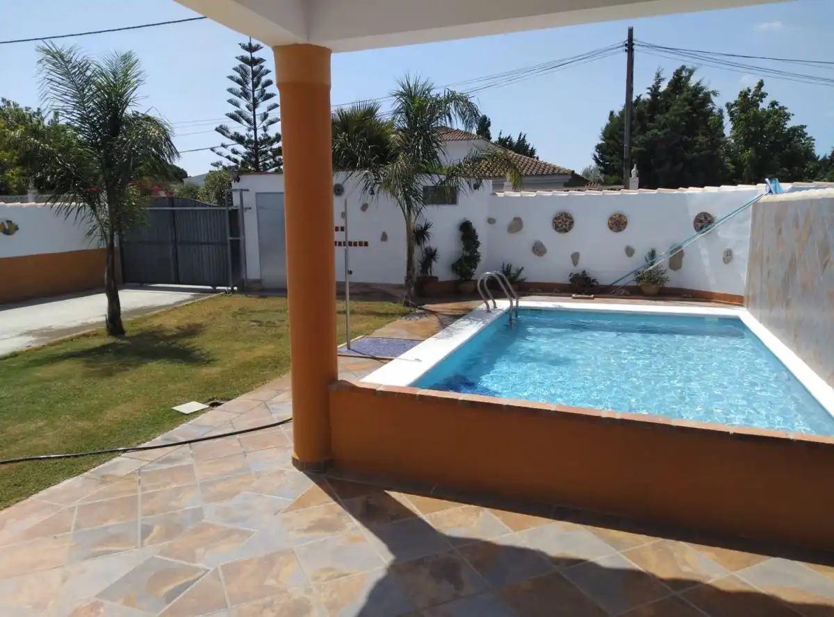 Piscina de Casa o xalet en venda en Chiclana de la Frontera amb Jardí privat, Terrassa i Piscina
