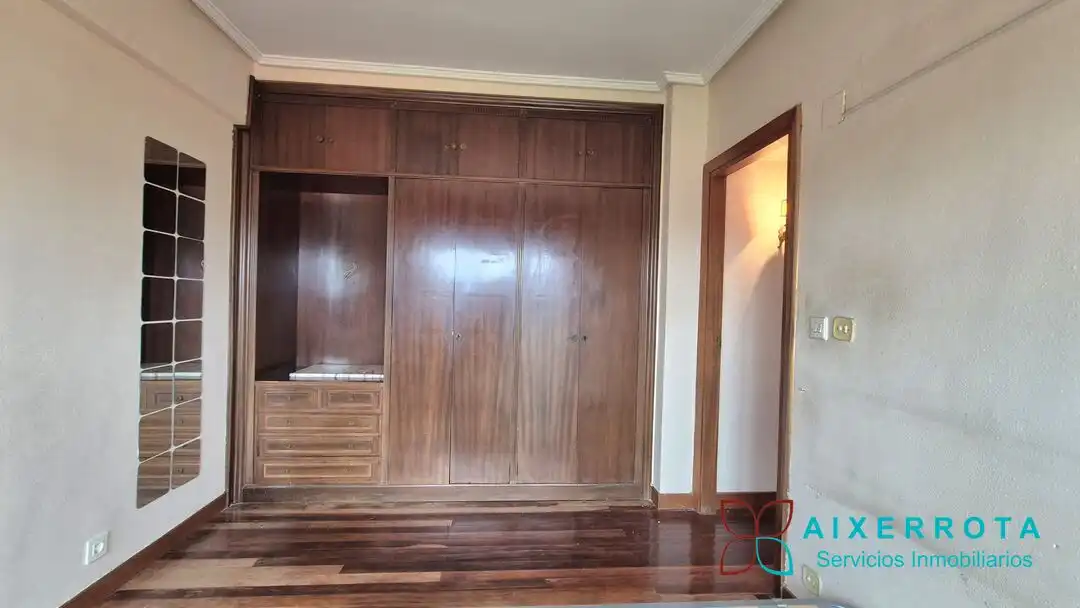 Habitación de Apartamento en venta en Getxo  con Calefacción, Terraza y Balcón