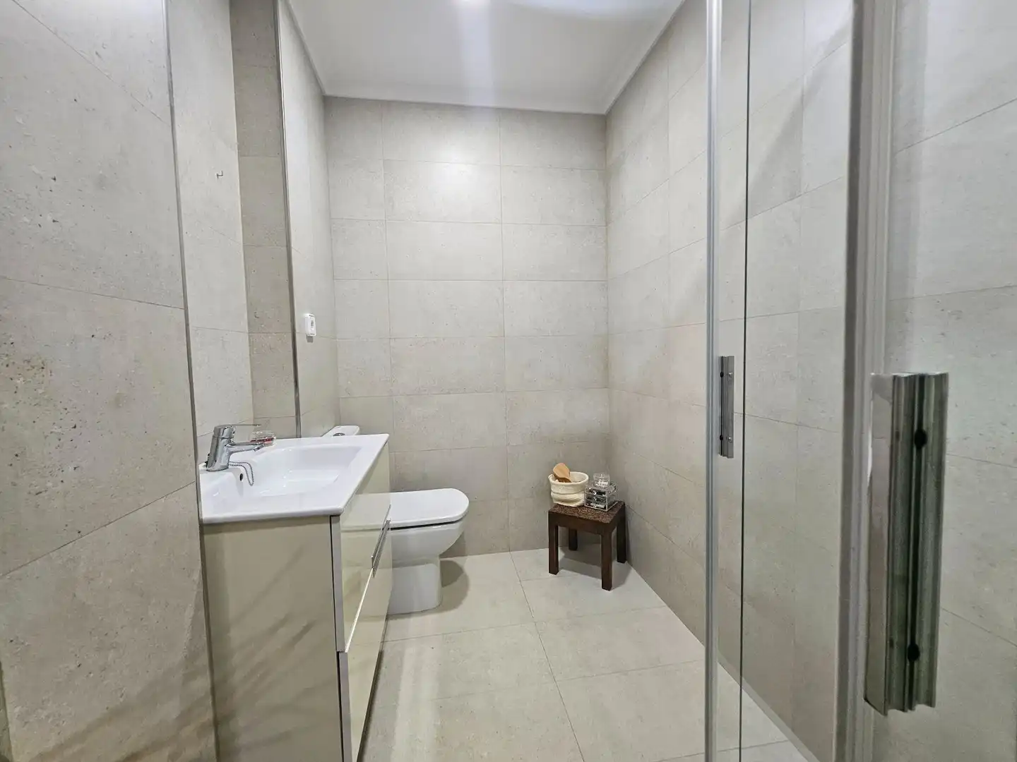 Baño de Dúplex en venta en Torrelavega  con Calefacción y Amueblado