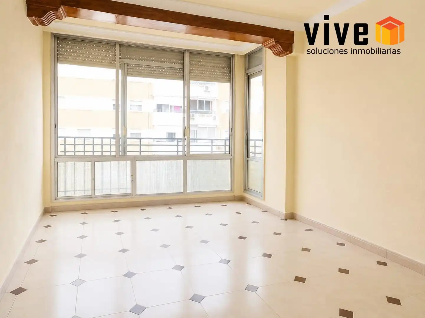 Sala de estar de Piso en venta en Sevilla con Aire acondicionado, Terraza y Amueblado