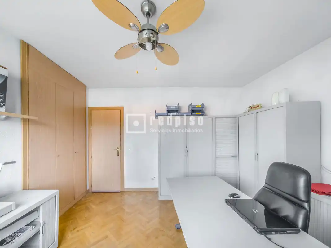 Habitación de Casa o chalet en venta en Rivas-Vaciamadrid con Calefacción, Jardín privado y Trastero
