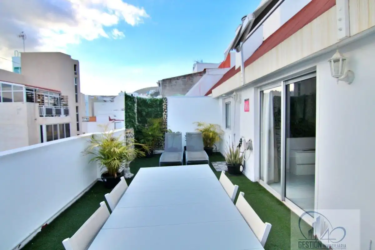 Terraza de Ático en venta en Santa Cruz de Tenerife con Trastero, Amueblado y Alarma