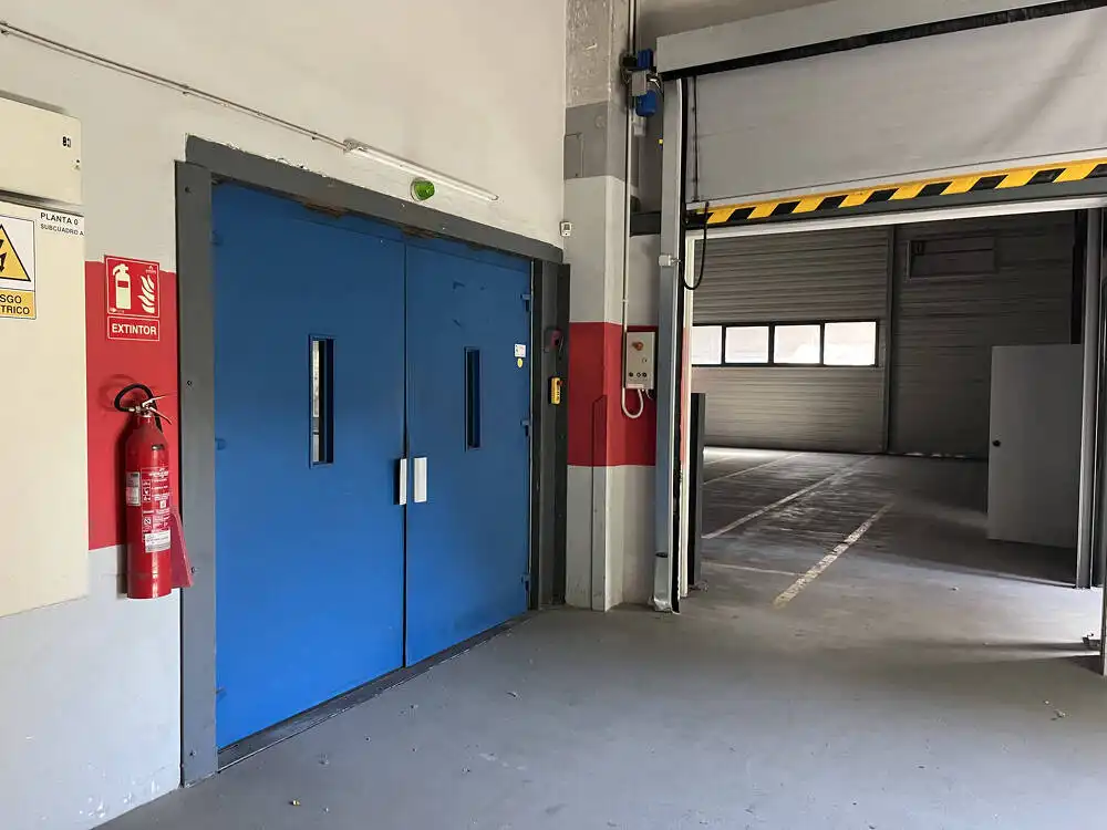 Industrial buildings for rent in Granvia LH