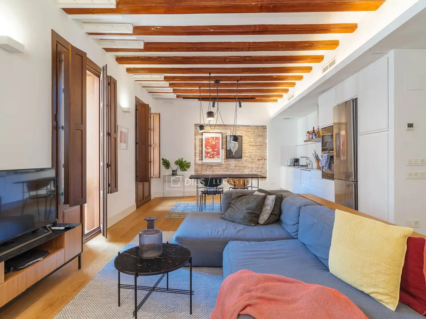 Sala d'estar de Pis en venda en Barcelona amb Aire condicionat, Terrassa i Moblat