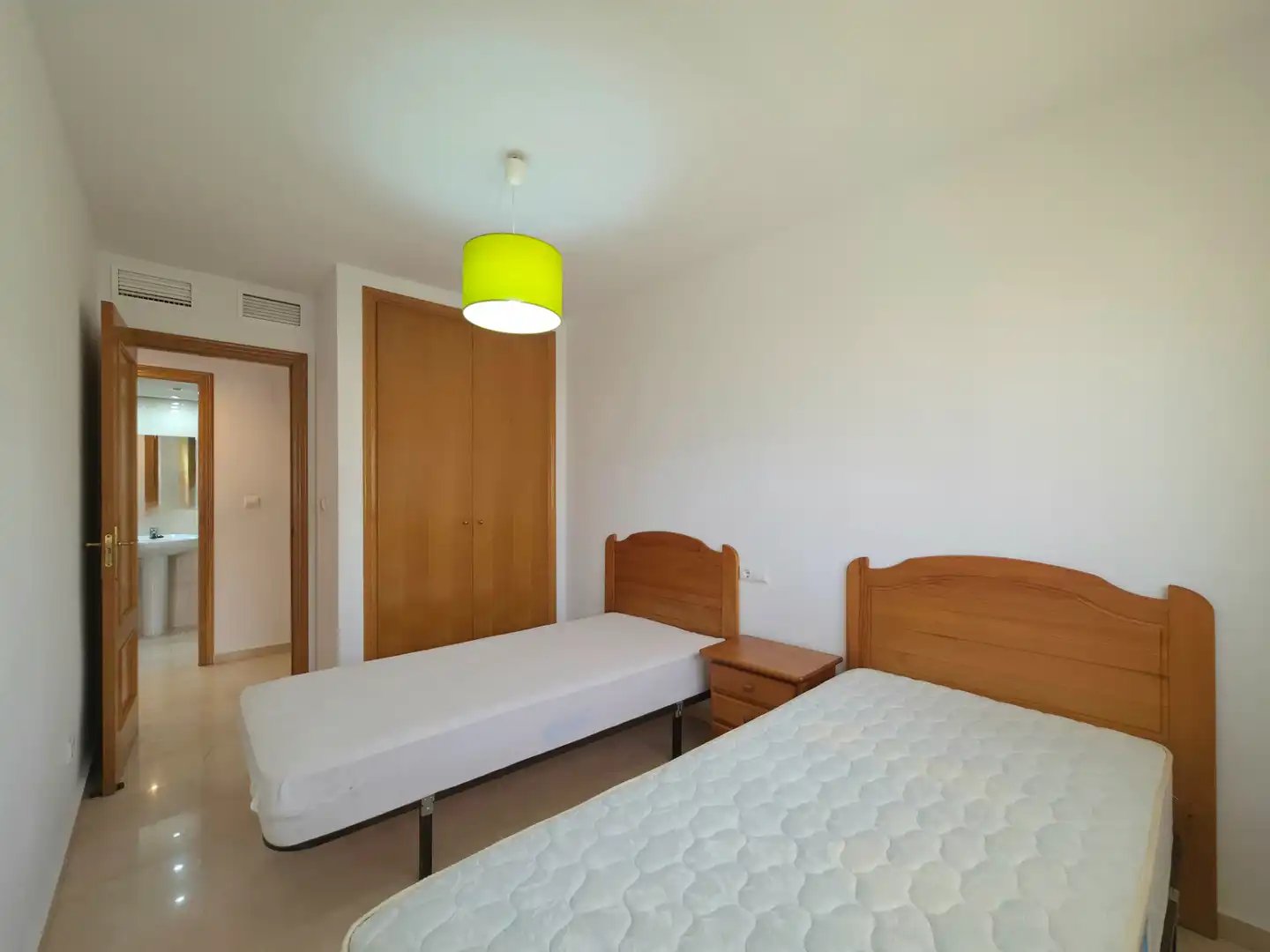 Dormitori de Pis en venda en Alicante / Alacant amb Aire condicionat, Terrassa i Piscina comunitària